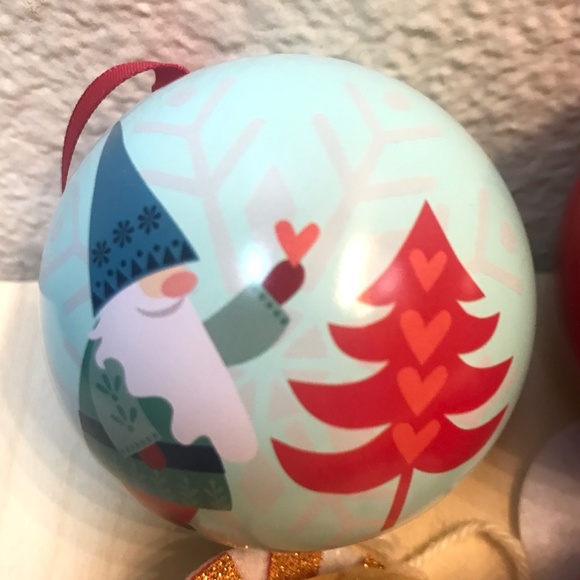 set of 4 Christmas Ornaments. 3 Metal spheres & 1 plush angel girl. NWT - Picture 4 of 6